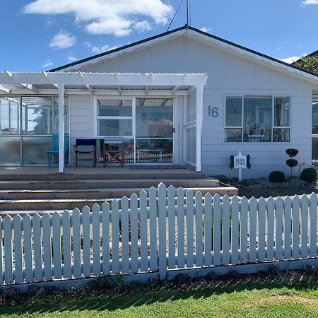 Beach Cottage - A Cosy Beach Cottage Charmer Riverton Bagian luar foto